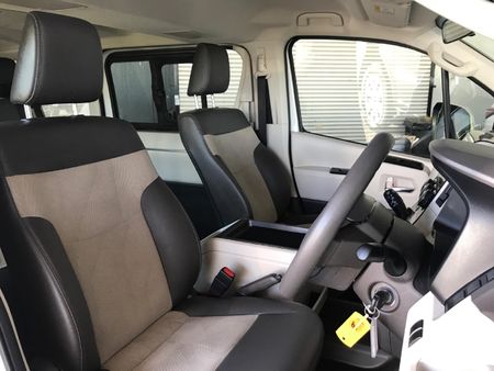 2023-Toyota-Quantum-28-GL-11-seat_17