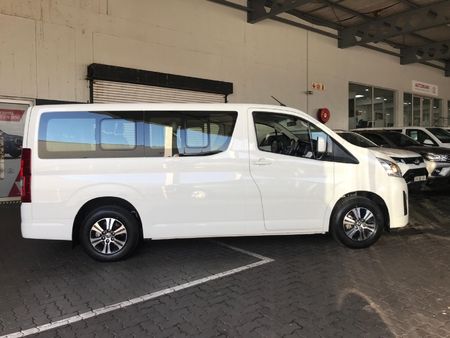 2023-Toyota-Quantum-28-GL-11-seat_2