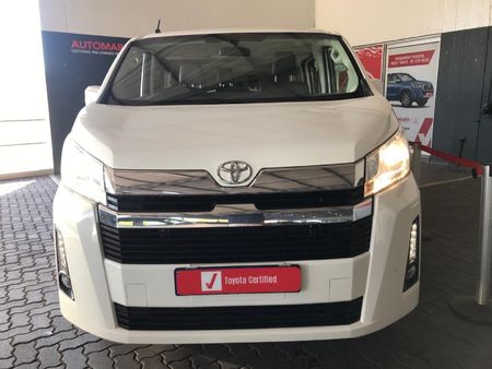 2023-Toyota-Quantum-28-GL-11-seat_3