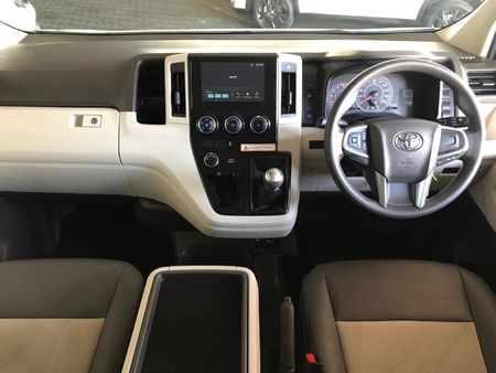 2023-Toyota-Quantum-28-GL-11-seat_5