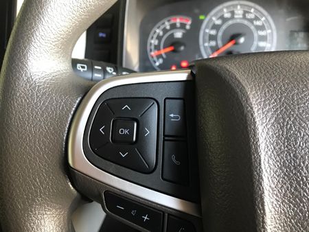 2023-Toyota-Quantum-28-GL-11-seat_8