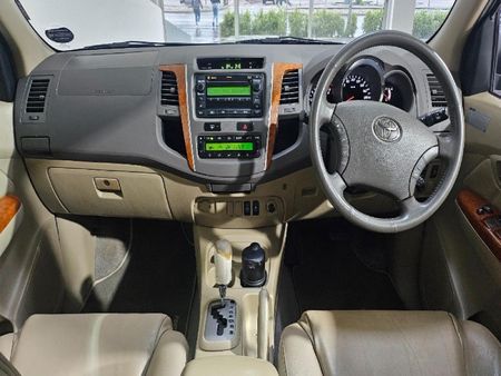 2009-Toyota-Fortuner-30-D-4D-Raised-Body-Auto_6