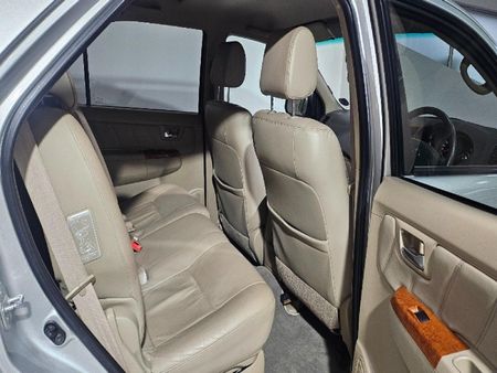 2009-Toyota-Fortuner-30-D-4D-Raised-Body-Auto_8