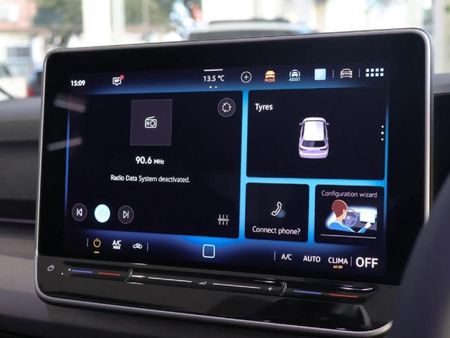 2026-Volkswagen-Golf-14-TSI-Life-Auto-110kw_4