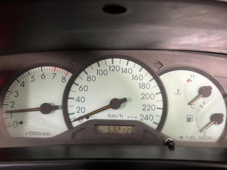 2005-Toyota-Corolla-160i-GLS_2