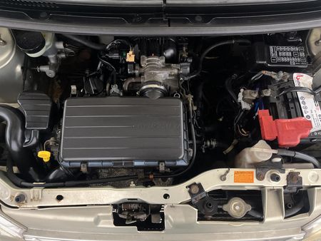 2005-Daihatsu-Charade-CX-Auto_12