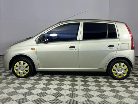 2005-Daihatsu-Charade-CX-Auto_17