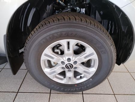 2025-Nissan-Navara-25-DDTi-SE-Plus-Auto-Double-Cab_10