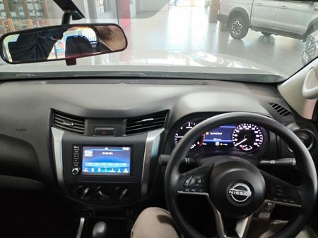 2025-Nissan-Navara-25-DDTi-SE-Plus-Auto-Double-Cab_6