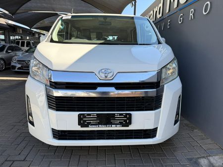 2019-Toyota-Quantum-28-GL-11-seat_10