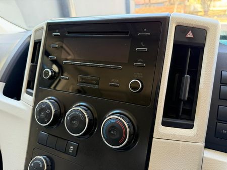 2019-Toyota-Quantum-28-GL-11-seat_6
