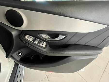 2021-Mercedes-Benz-GLC-Coupe-220d-4Matic_5