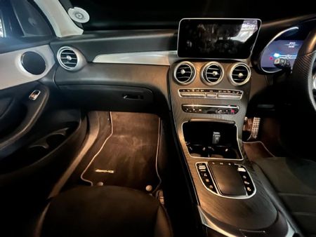 2021-Mercedes-Benz-GLC-Coupe-220d-4Matic_8