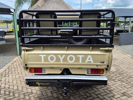 2010-Toyota-Land-Cruiser-79-40-Single-Cab_4