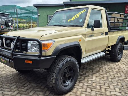 2010-Toyota-Land-Cruiser-79-40-Single-Cab_6