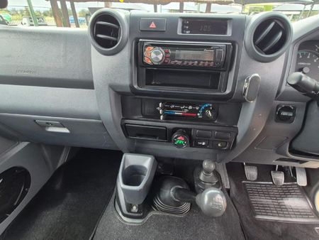 2010-Toyota-Land-Cruiser-79-40-Single-Cab_8