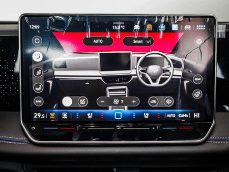 2025-Volkswagen-Tiguan-14TSI-R-Line_12