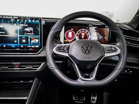 2025-Volkswagen-Tiguan-14TSI-R-Line_18