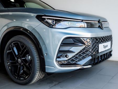 2025-Volkswagen-Tiguan-14TSI-R-Line_2