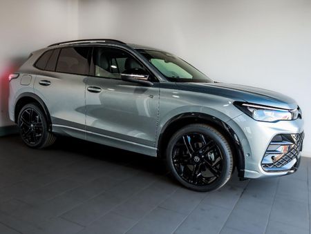 2025-Volkswagen-Tiguan-14TSI-R-Line_3