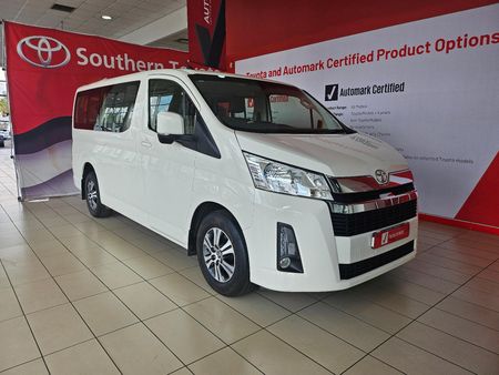 2022-Toyota-Quantum-28-GL-11-seat_4