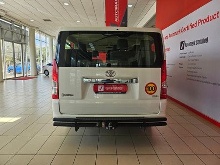 2022-Toyota-Quantum-28-GL-11-seat_6
