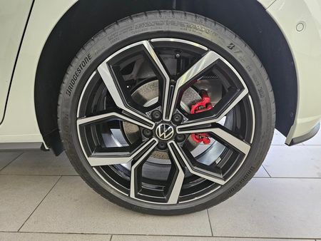 2025-Volkswagen-Polo-20-GTI-Auto-147kW_10