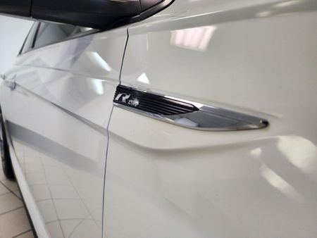 2023-Volkswagen-Polo-R-Line-package_3