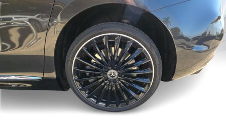 2023-Mercedes-Benz-EQE-350-Sedan_11