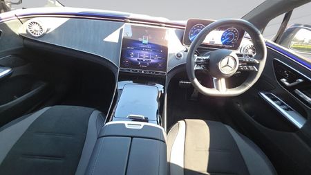 2023-Mercedes-Benz-EQE-350-Sedan_14