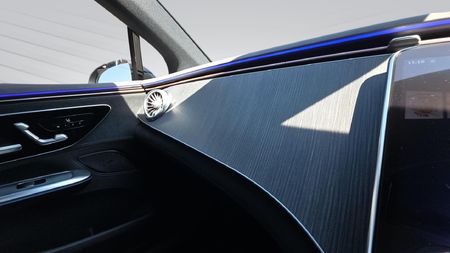 2023-Mercedes-Benz-EQE-350-Sedan_16