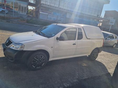 2022-Nissan-NP200-CANOPY_4