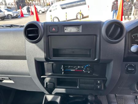 2026-Toyota-Land-Cruiser-79-28-GD-6-Single-Cab_7