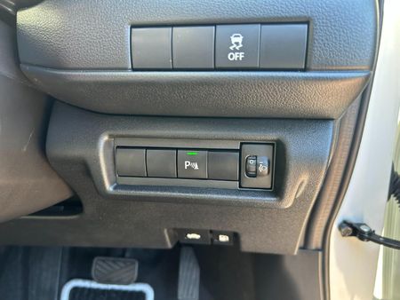 2026-Suzuki-Swift-12-GL-Auto_17