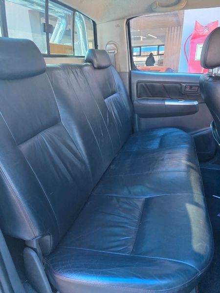 2013-Toyota-Hilux-27-VVTi-Raider-Raised-Body-Double-Cab_6