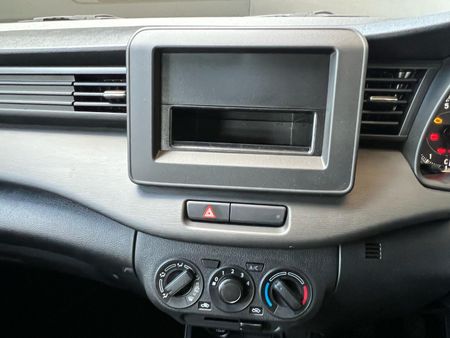 2025-Suzuki-Ertiga-15-GA_14