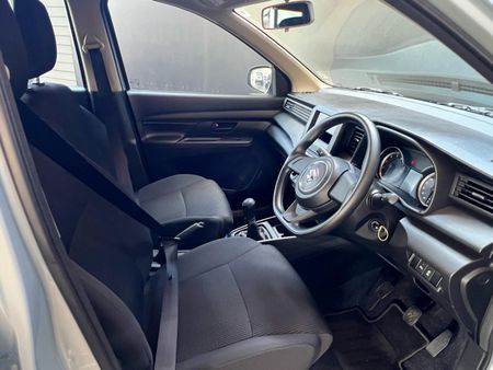 2025-Suzuki-Ertiga-15-GA_8