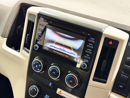 2023-Toyota-Quantum-28-GL-14-Seat_15