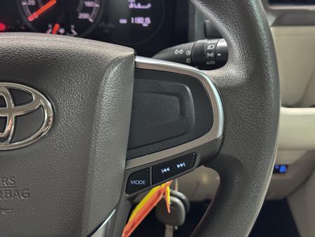 2023-Toyota-Quantum-28-GL-14-Seat_20
