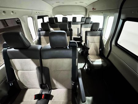 2023-Toyota-Quantum-28-GL-14-Seat_23