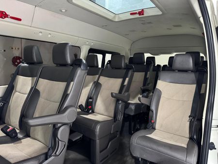 2023-Toyota-Quantum-28-GL-14-Seat_25