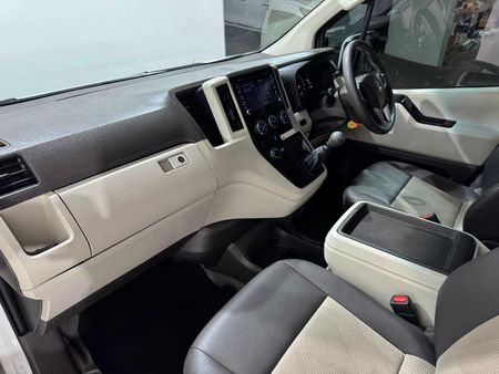 2023-Toyota-Quantum-28-GL-14-Seat_26