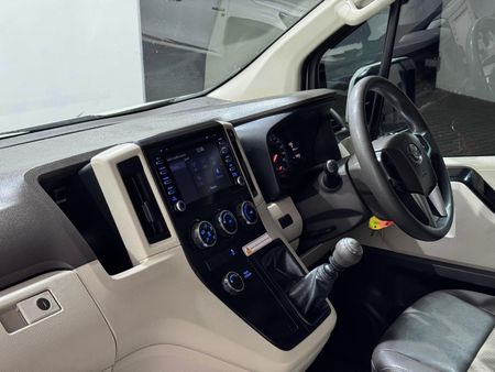 2023-Toyota-Quantum-28-GL-14-Seat_28