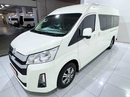 2023-Toyota-Quantum-28-GL-14-Seat_3