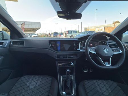 2025-Volkswagen-Polo-10-TSI-R-Line-Auto_10