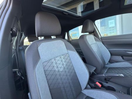 2025-Volkswagen-Polo-10-TSI-R-Line-Auto_13