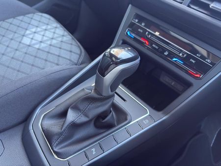 2025-Volkswagen-Polo-10-TSI-R-Line-Auto_14
