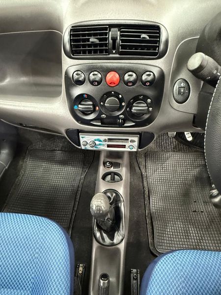 2002-Fiat-Seicento-11_9