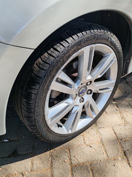 2012-Volvo-S60-T5-Auto_11