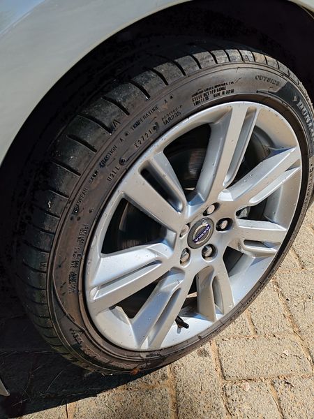 2012-Volvo-S60-T5-Auto_12
